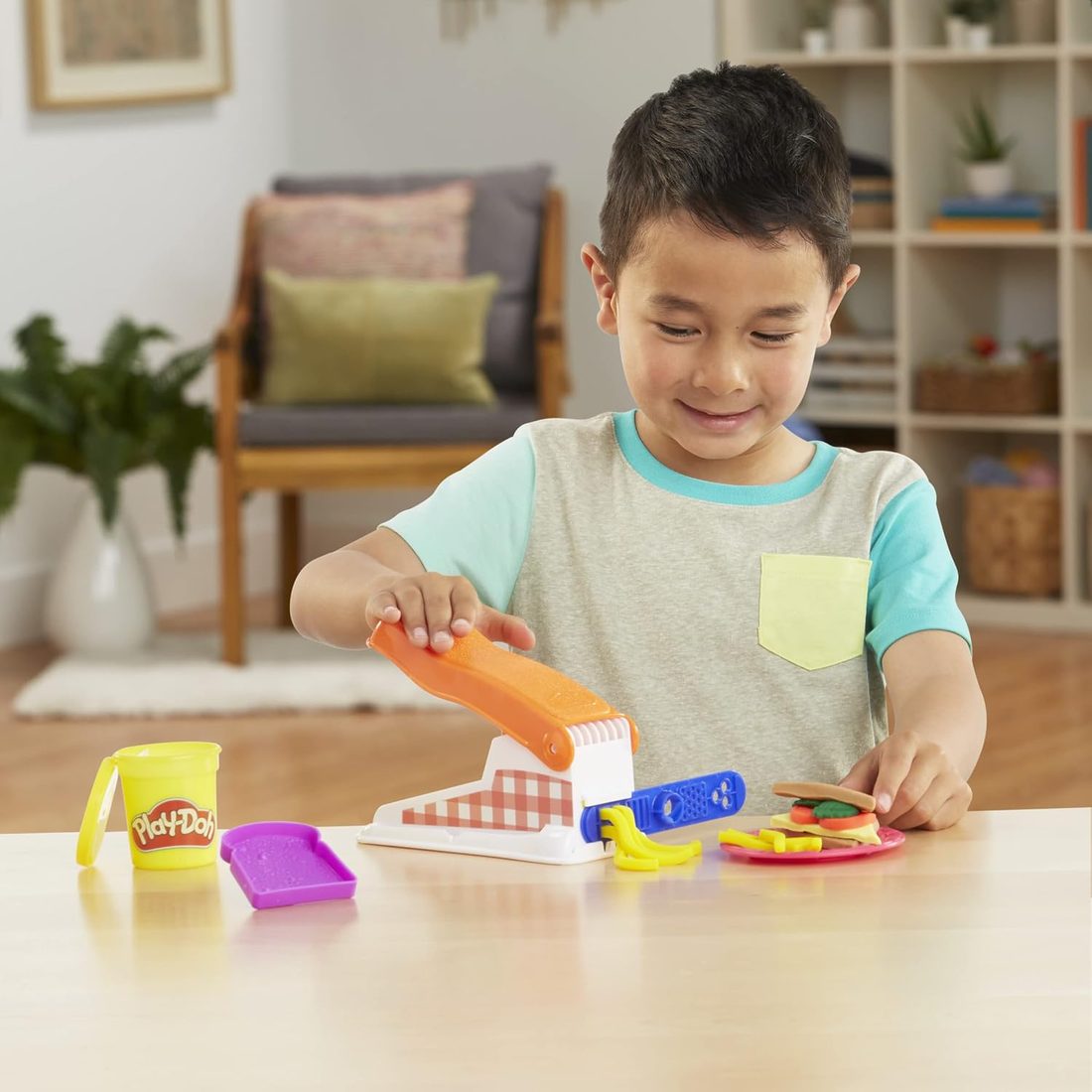 Play-Doh Kitchen Creations Fun Factory Playset, view 3