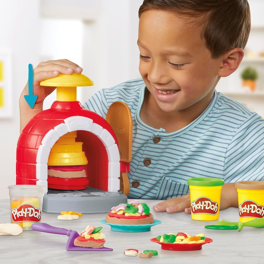 Play-Doh Kitchen Creations Pizza Oven Playset, view 3