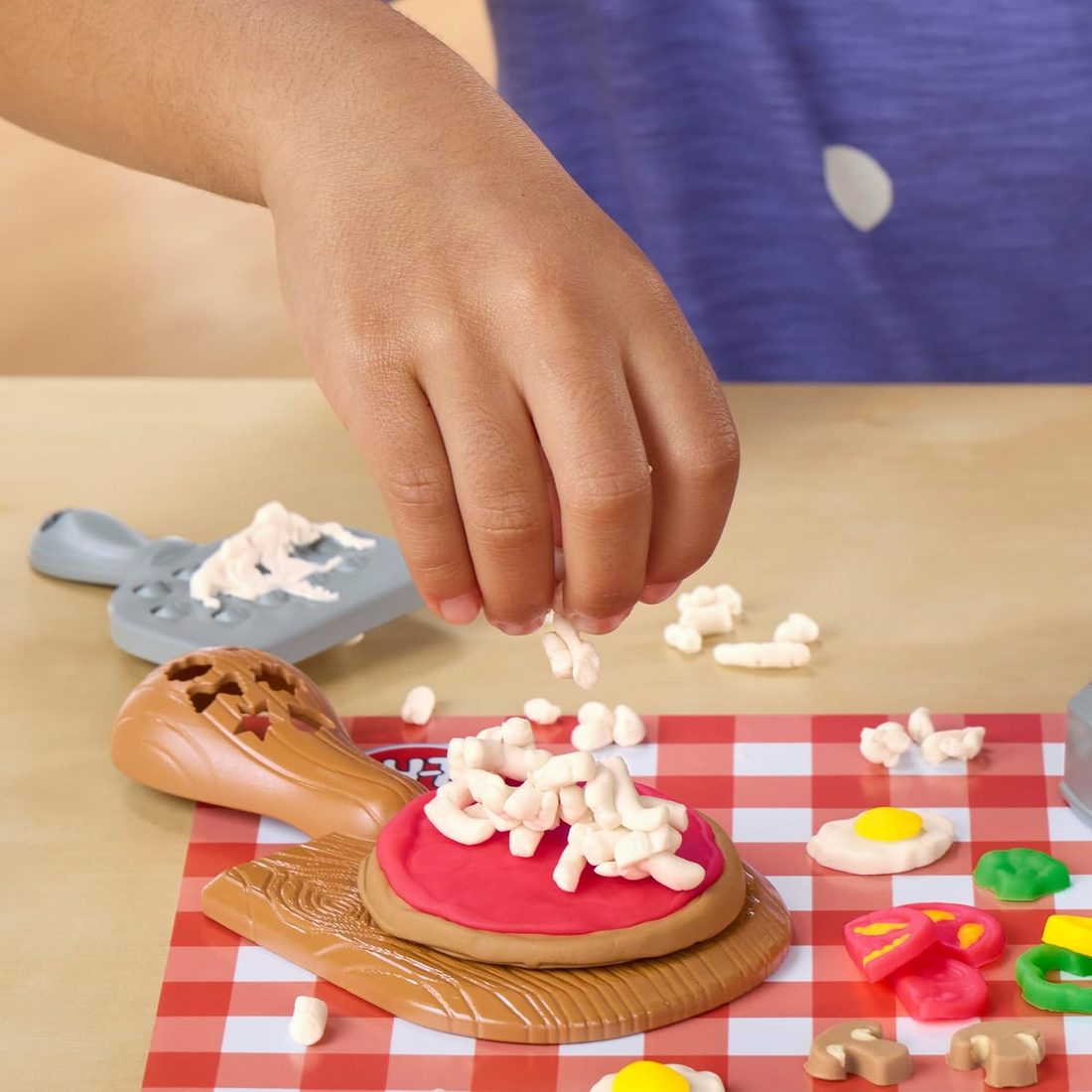 Play-Doh Stamp & Spin Pizza Playset, view 5
