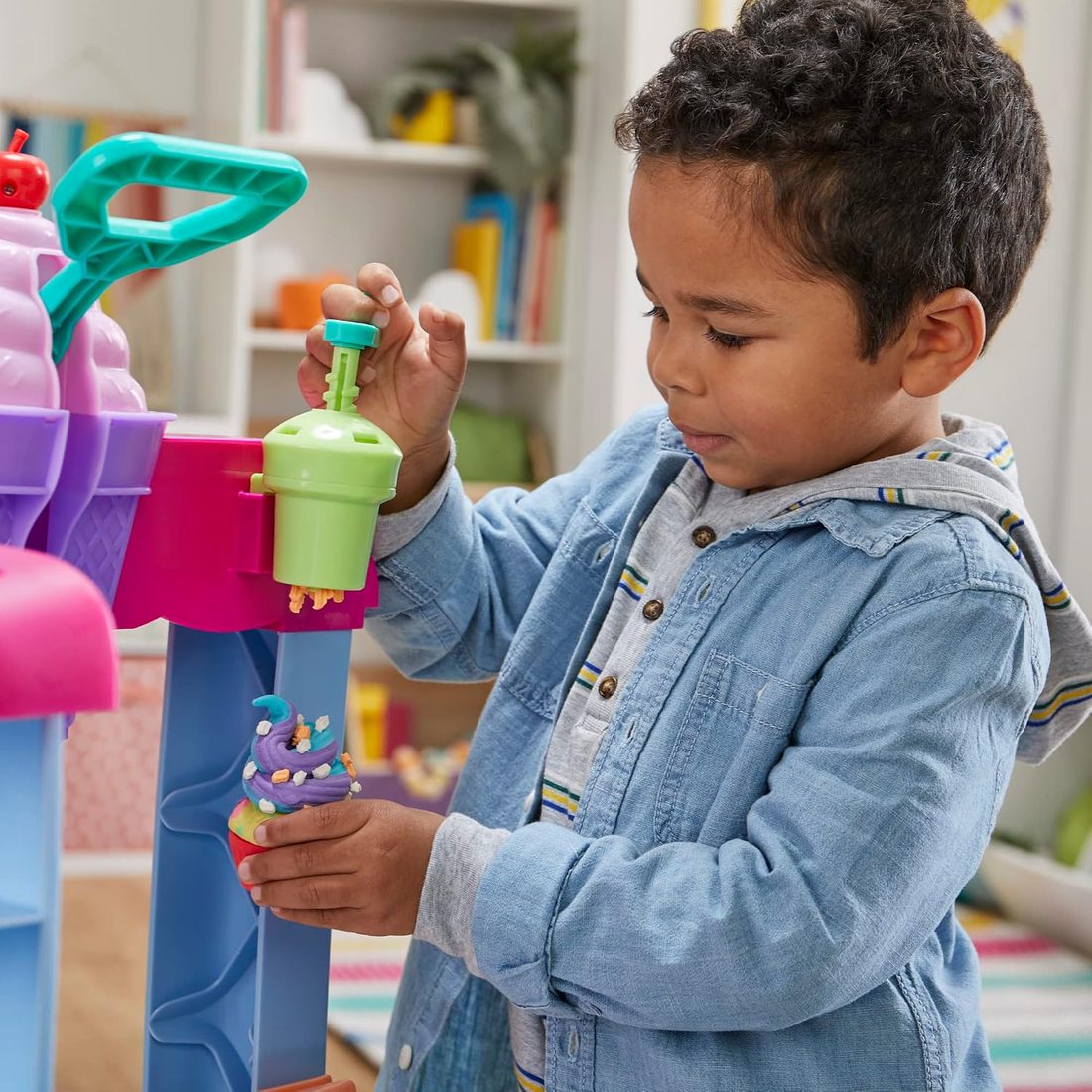Play-Doh Kitchen Creations Sweet Snacks Food Truck, view 3