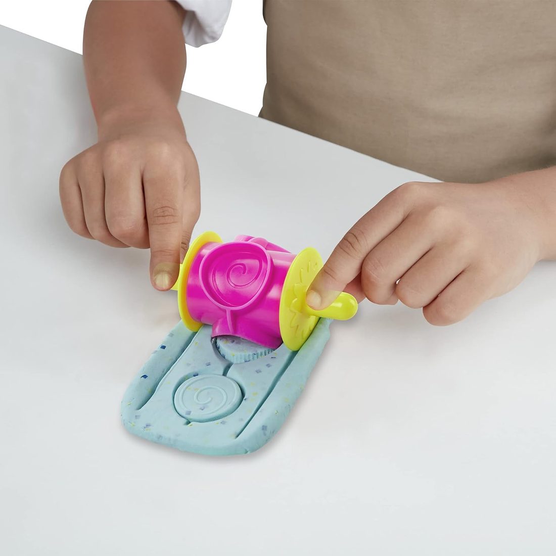 Play-Doh Kitchen Creations Ultimate Cookie Baking Playset, view 5