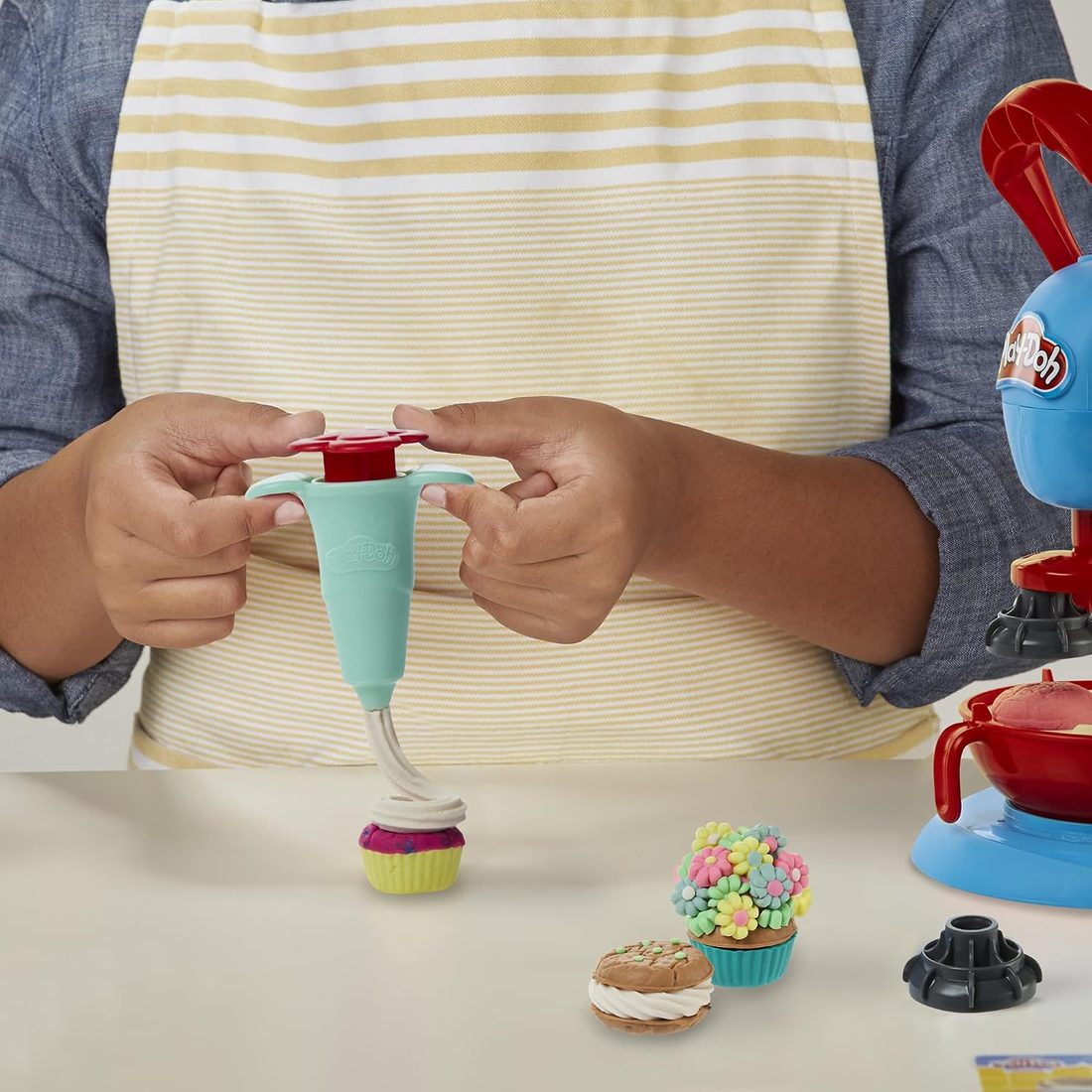Play-Doh Kitchen Creations Ultimate Cookie Baking Playset, view 6